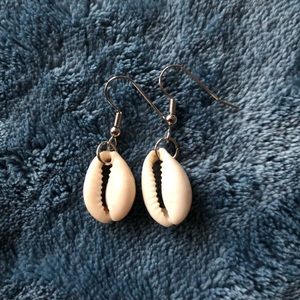 Handmade Simple Shell Dangly Earrings